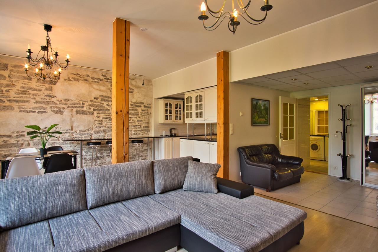 Dream Stay - Old Town Church View Apartment With Sauna Tallinn Buitenkant foto